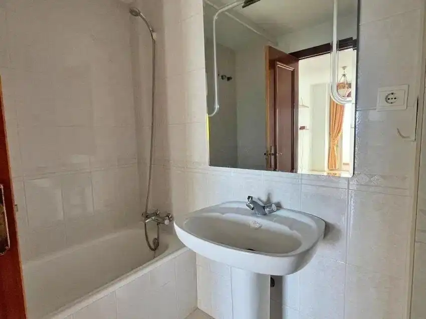 Bany de Apartament en venda en Rincón de la Victoria amb Terrassa, Balcó i Piscina comunitària