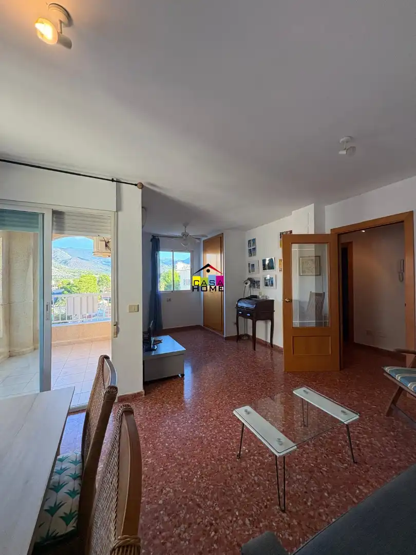 Vista exterior de Apartament en venda en Benicasim / Benicàssim amb Aire condicionat, Jardí privat i Moblat