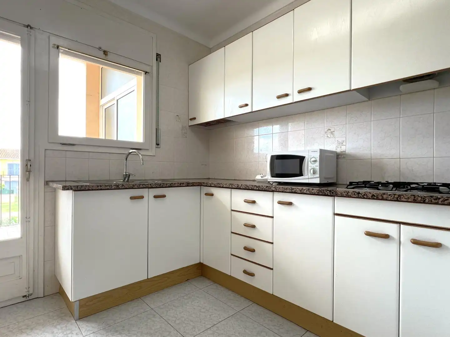 Cocina de Casa adosada en venta en Sant Pere Pescador con Aire acondicionado, Jardín privado y Terraza