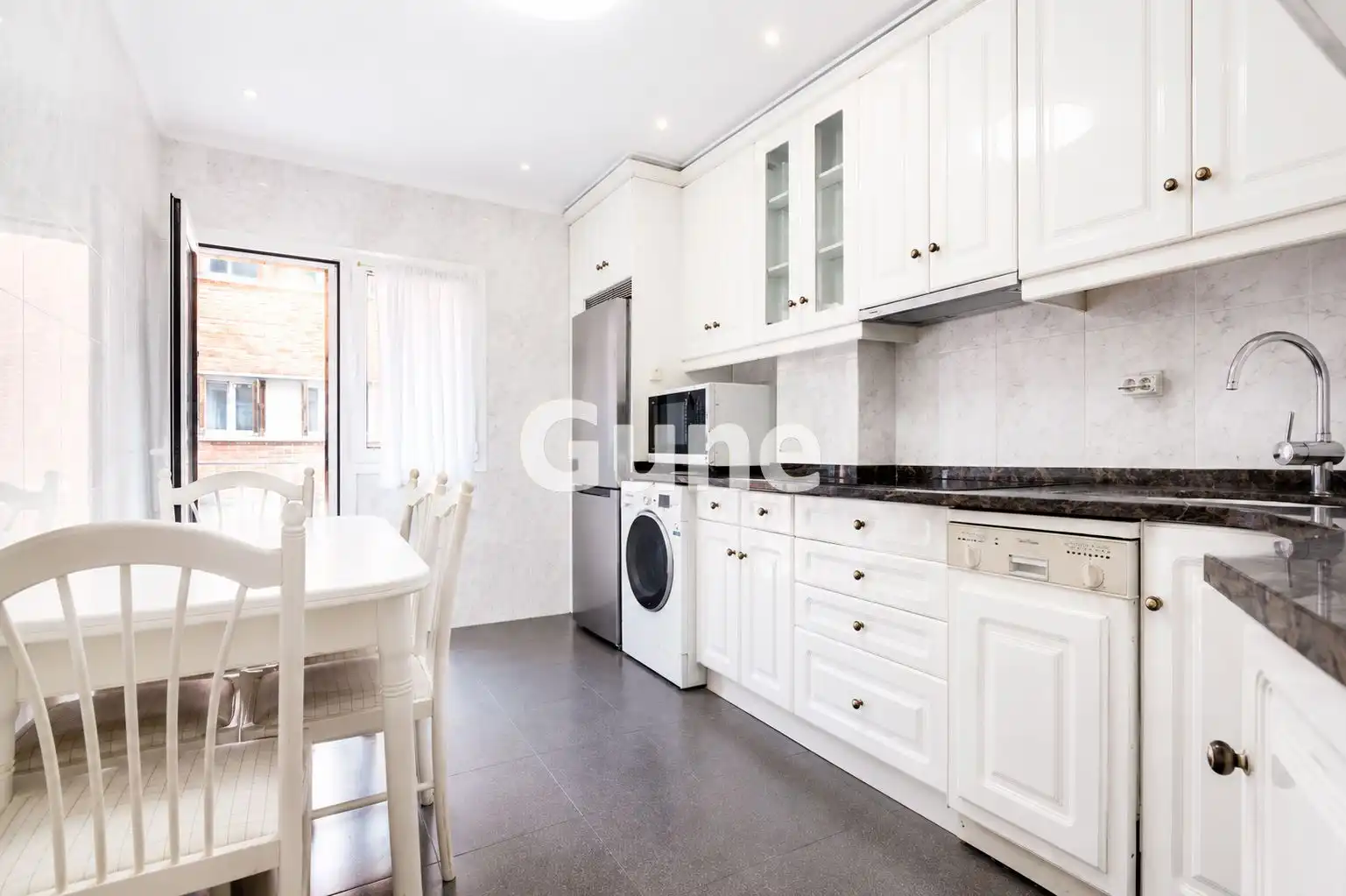 Cocina de Piso en venta en Beasain con Calefacción, Terraza y Trastero