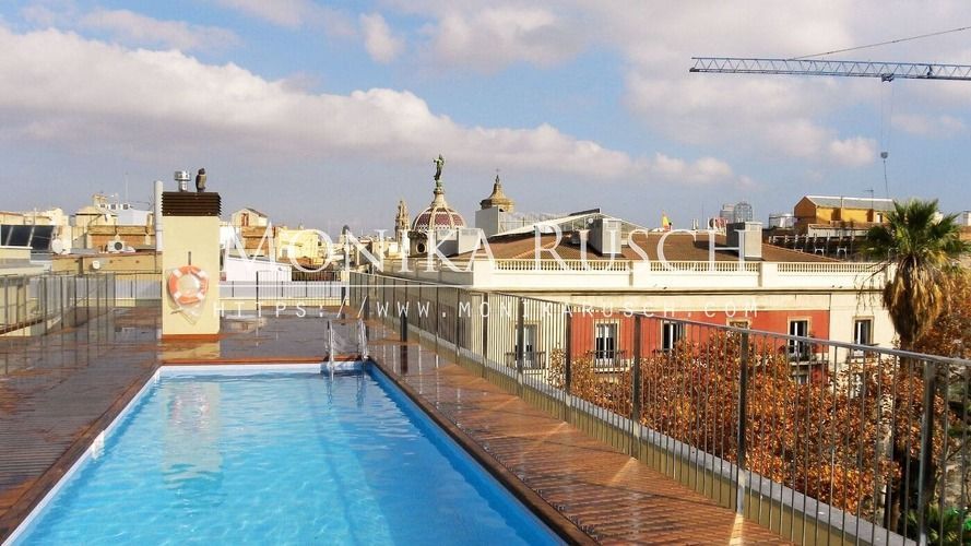 Piscina de Pis en venda en  Barcelona Capital amb Aire condicionat, Calefacció i Traster