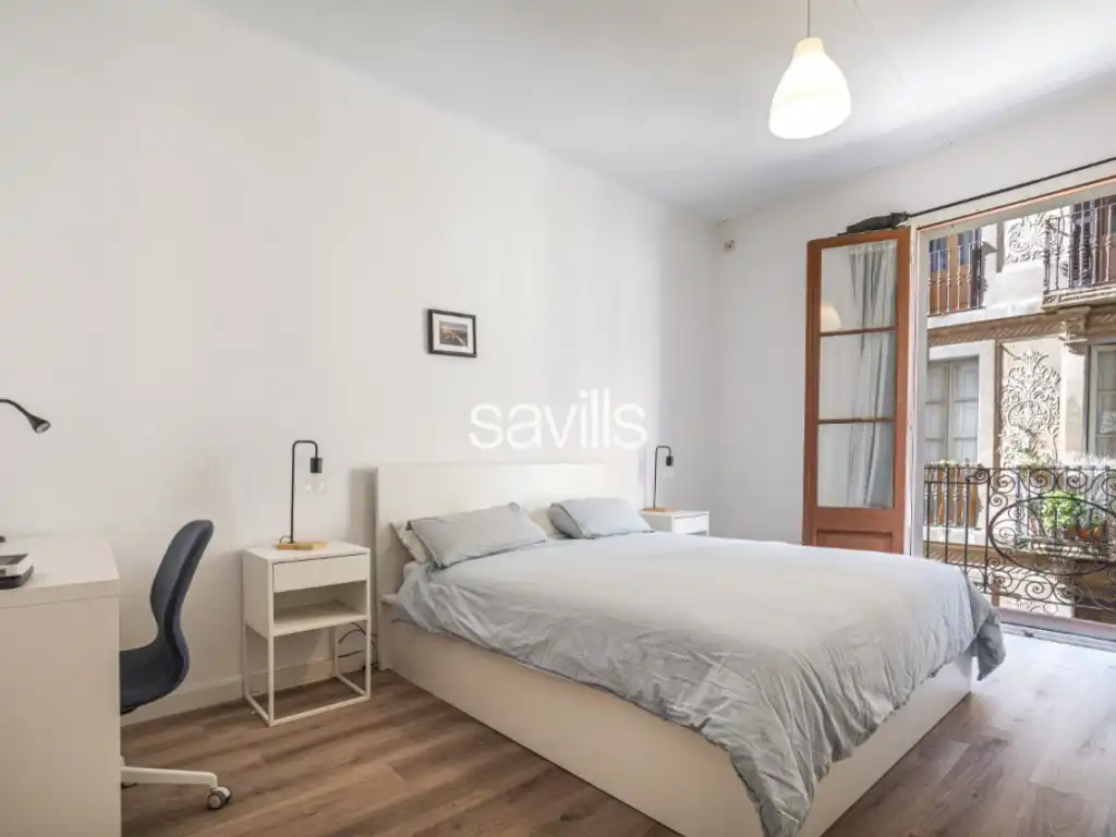 Schlafzimmer von Wohnungen zum Verkauf in Barcelona mit Möbliert und Balkon