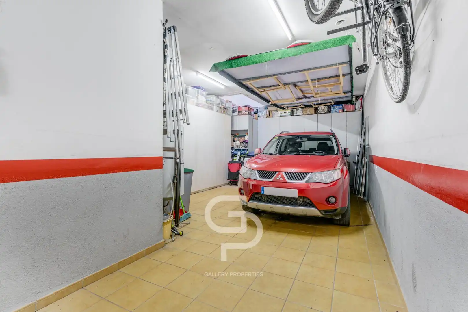 Parking of Houses for sale in  Barcelona Capital  with Air Conditioner, Private garden and Parquet flooring