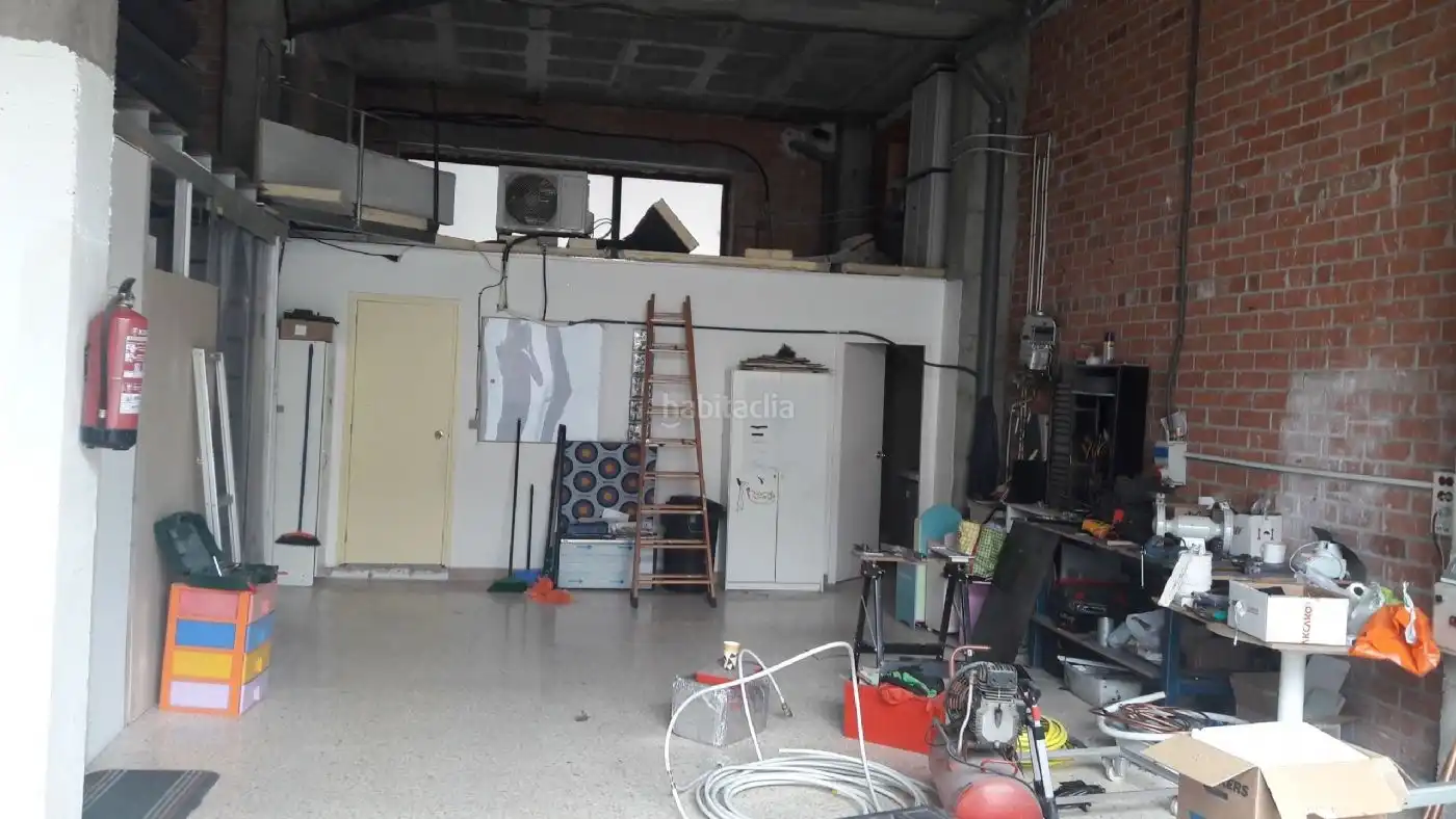 Local comercial en venta en Plaça Pla dels Àlbers 20, imagen 2