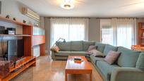 Sala d'estar de Casa o xalet en venda en Terrassa amb Aire condicionat, Calefacció i Terrassa