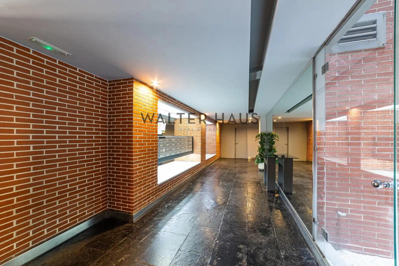 Flat for sale in Madrid  with Air Conditioner, Heating and Storage room