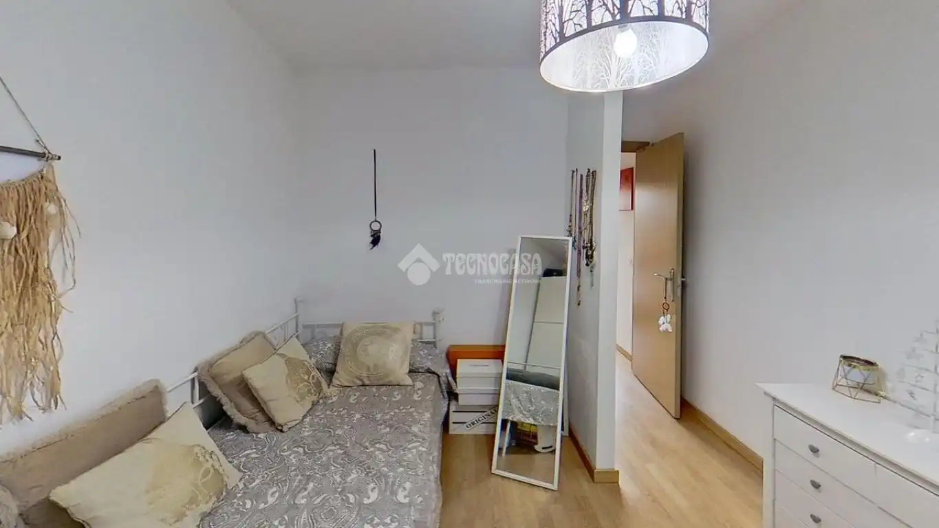 Bedroom of Flat for sale in Manresa  with Terrace, Storage room and Furnished