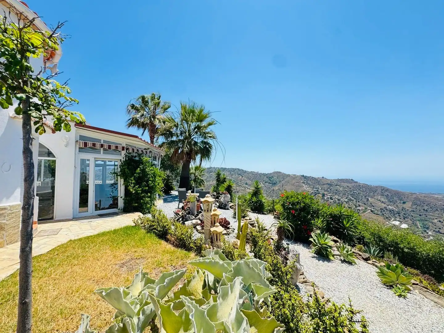 Vista exterior de Casa o xalet en venda en Arenas amb Aire condicionat, Jardí privat i Traster