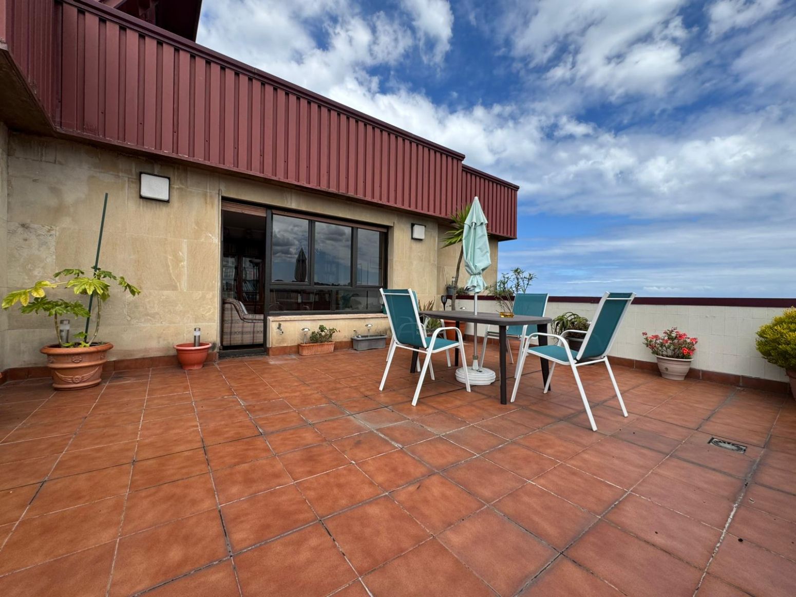 Terraza de Ático en venta en Gijón  con Calefacción, Parquet y Terraza
