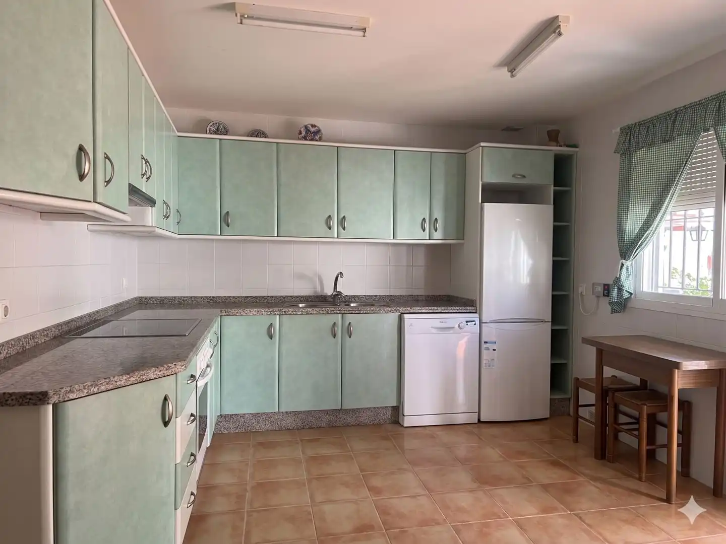 Cuina de Casa o xalet en venda en San Nicolás del Puerto amb Traster