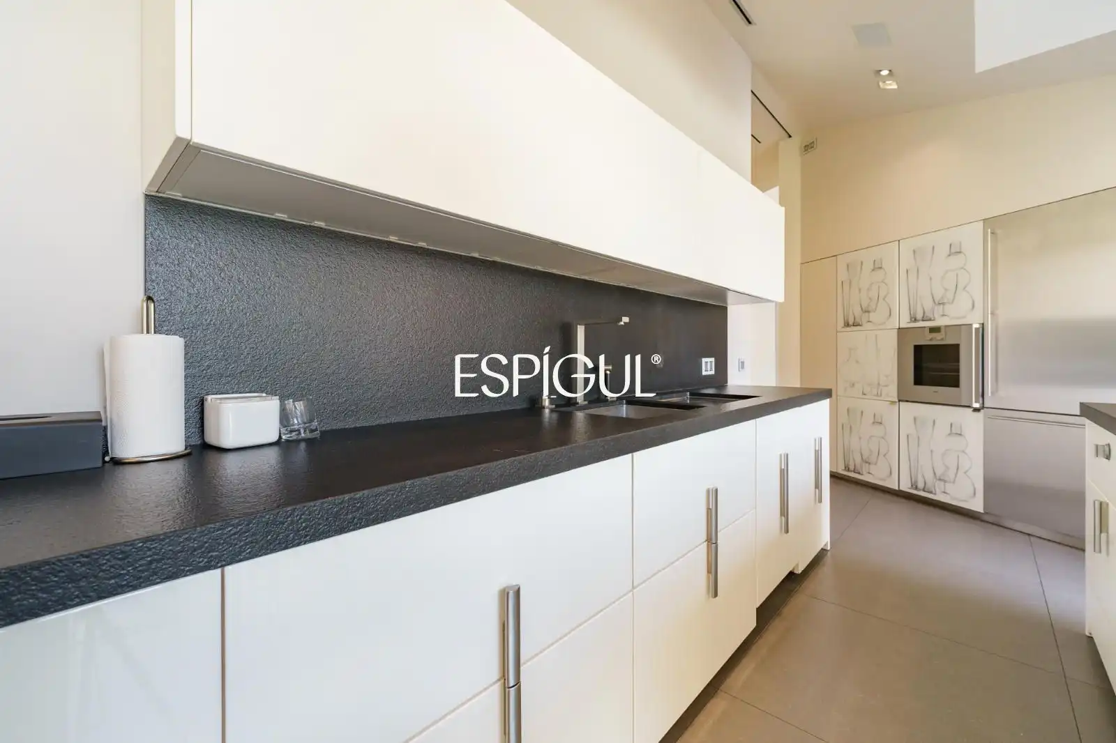 Cuina de Casa o xalet en venda en Sant Cugat del Vallès amb Aire condicionat, Calefacció i Terrassa