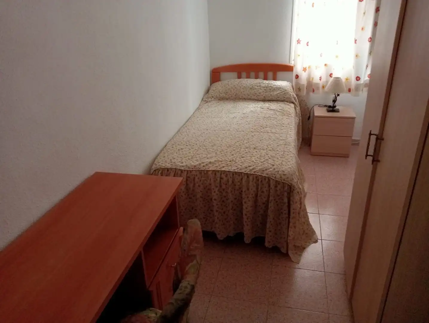 Schlafzimmer von Wohnung zur Miete in Jaén mit Möbliert