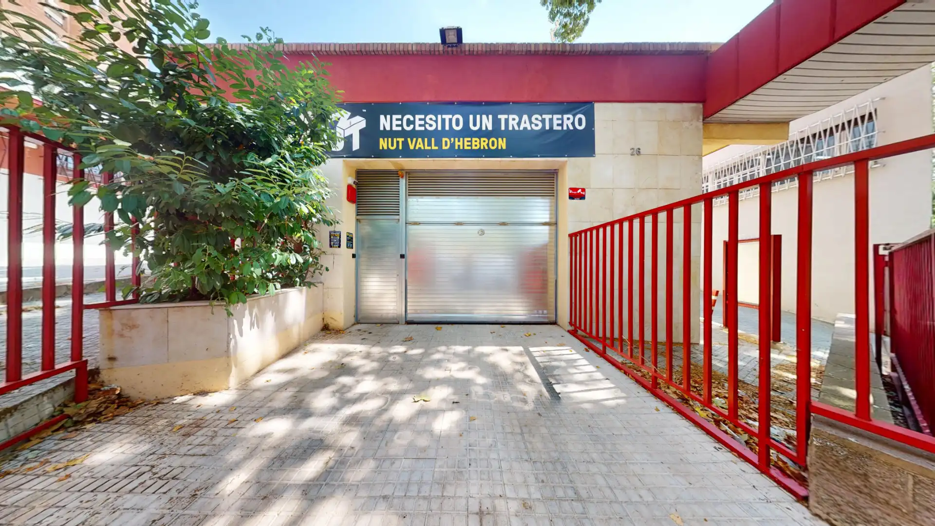 Außenansicht von Lagerraum zur Miete in Barcelona mit Alarm