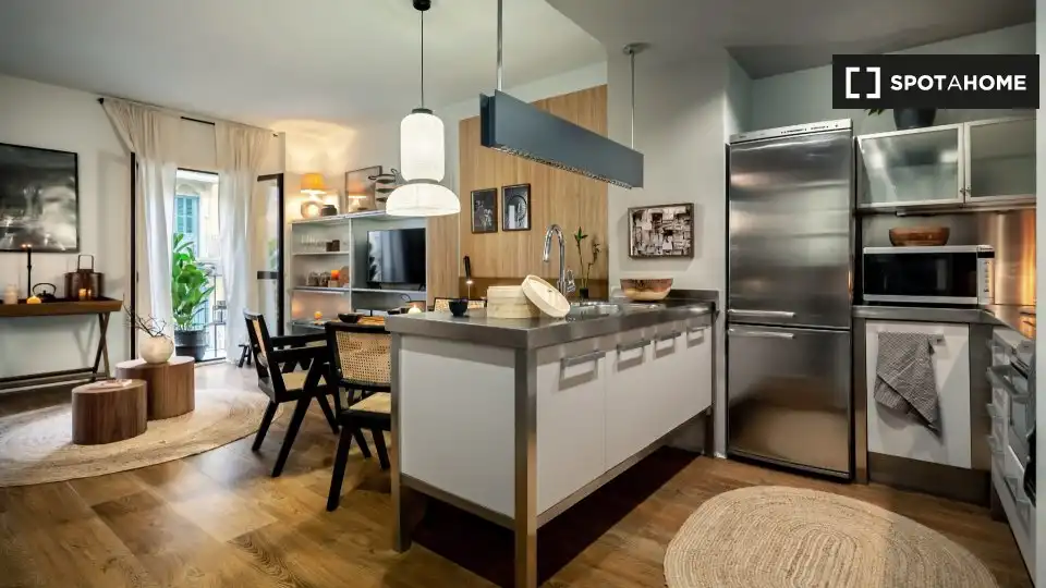 Room in Sant Pere, Sta. Caterina i la Ribera