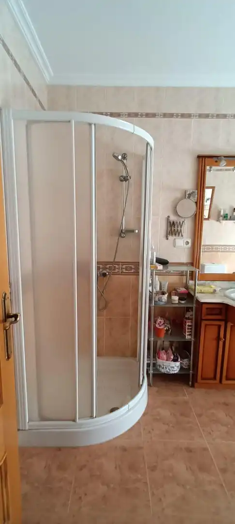 Bathroom of Houses for sale in Elche / Elx  with Private garden, Terrace and Storage room