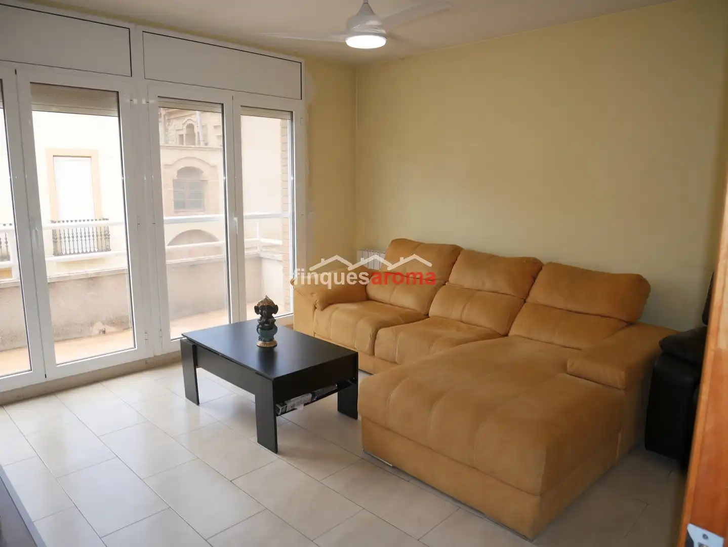 Sala de estar de Casa adosada en venta en Pira con Aire acondicionado, Calefacción y Terraza