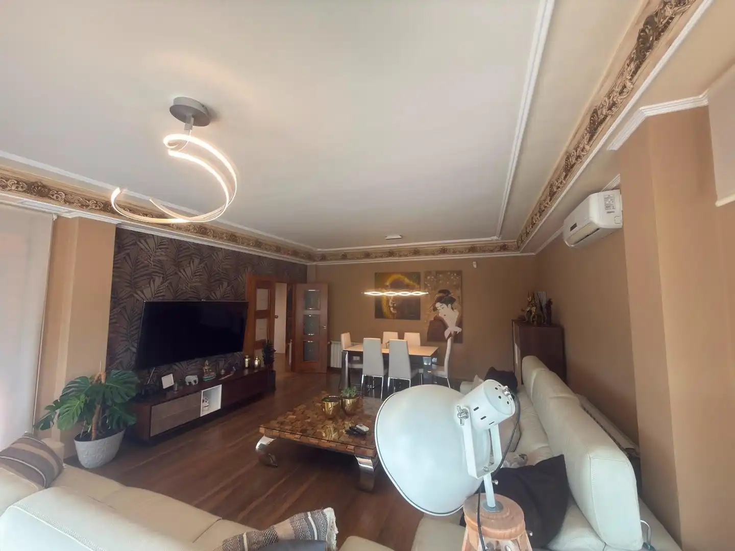 Sala d'estar de Casa o xalet en venda en Alicante / Alacant amb Aire condicionat, Calefacció i Jardí privat