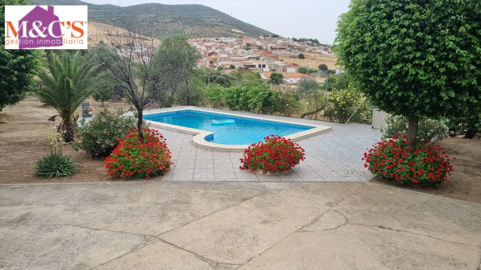 Swimming pool of Houses for sale in Hinojosas de Calatrava  with Air Conditioner, Heating and Private garden