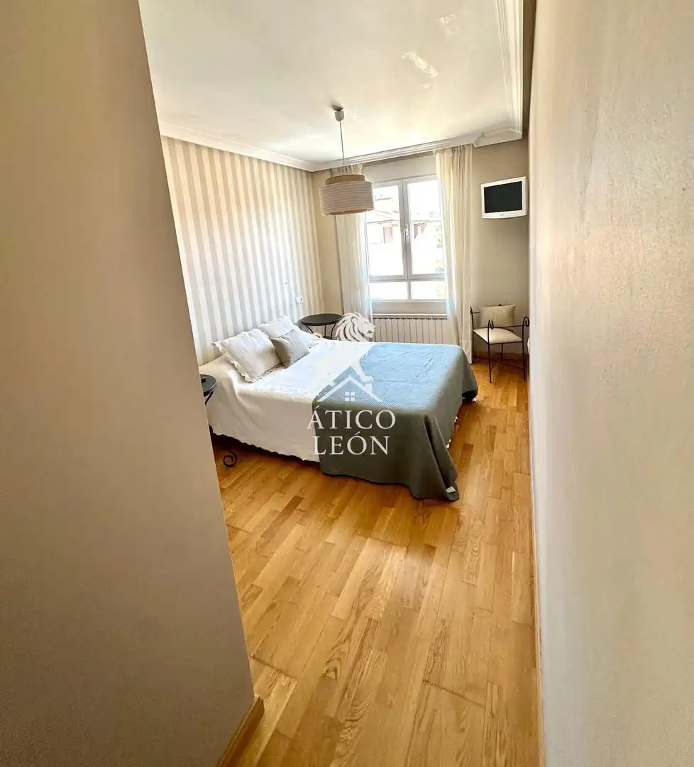Habitación de Piso en venta en León Capital  con Calefacción, Terraza y Trastero