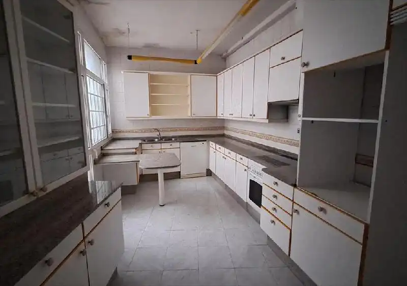 Cocina de Piso en venta en A Coruña Capital  con Trastero y Alarma