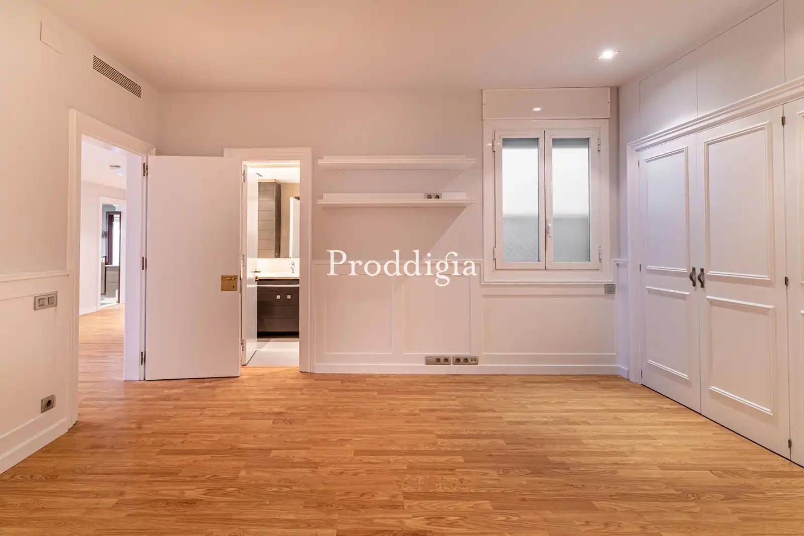Bedroom of Flat for rent in Barcelona  with Air Conditioner, Heating and Terrace