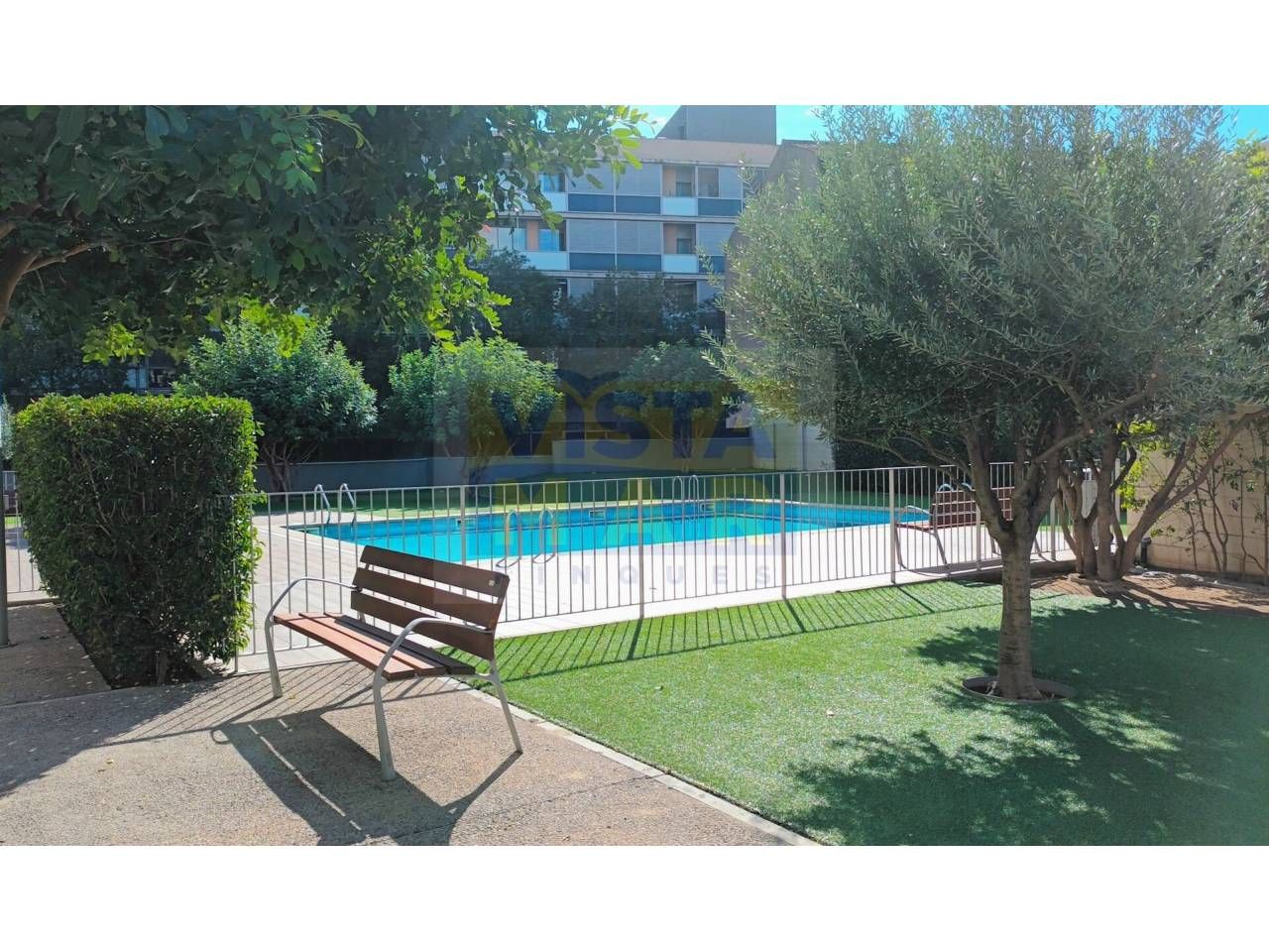 Swimming pool of Flat to rent in Vilanova i la Geltrú  with Air Conditioner, Heating and Parquet flooring