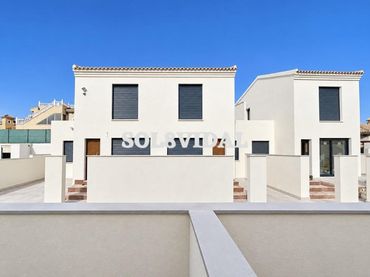 Bungalow with balcony for sale in Bigastro