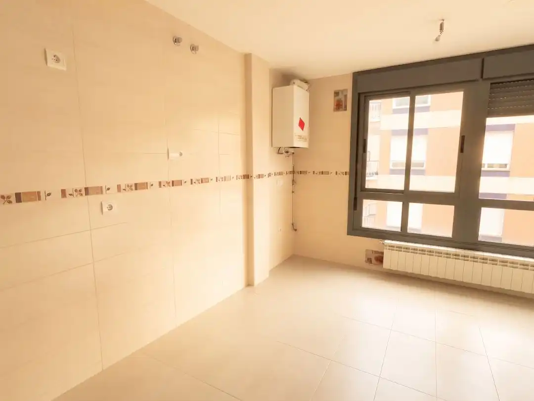 Flat for sale in O Barco de Valdeorras , Ourense