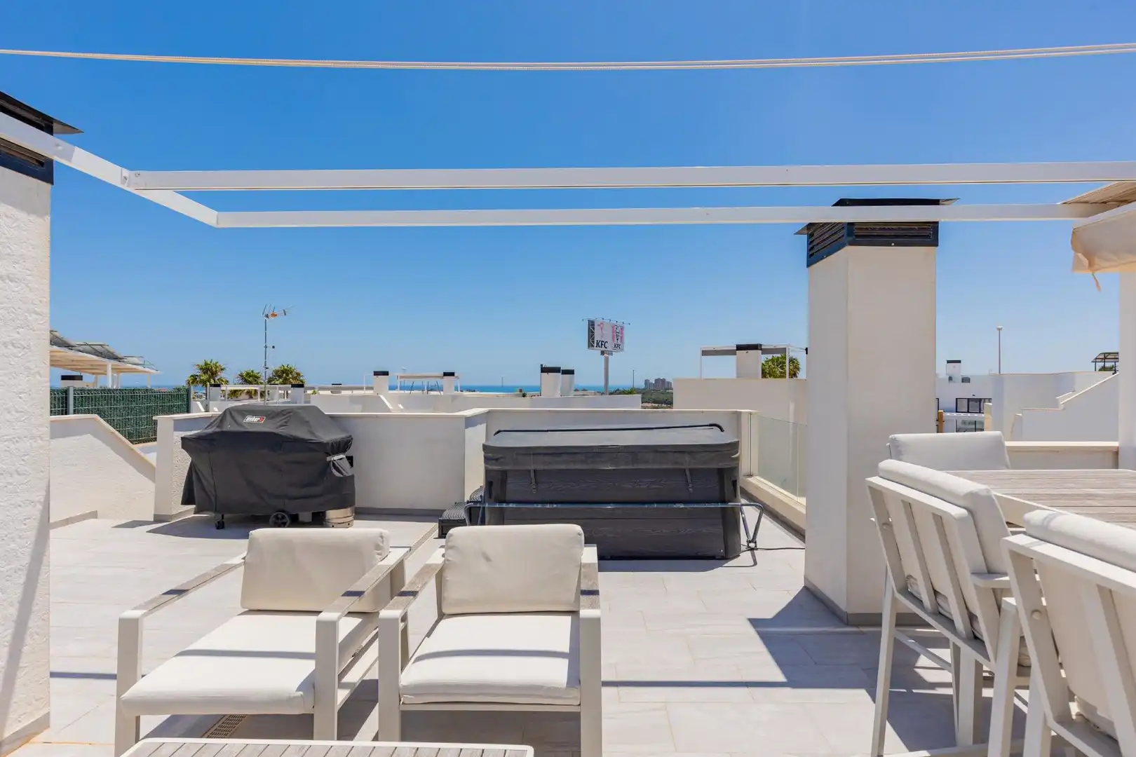 Chalet con terraza en venta en Calle Cabo de Palos, imagen 14