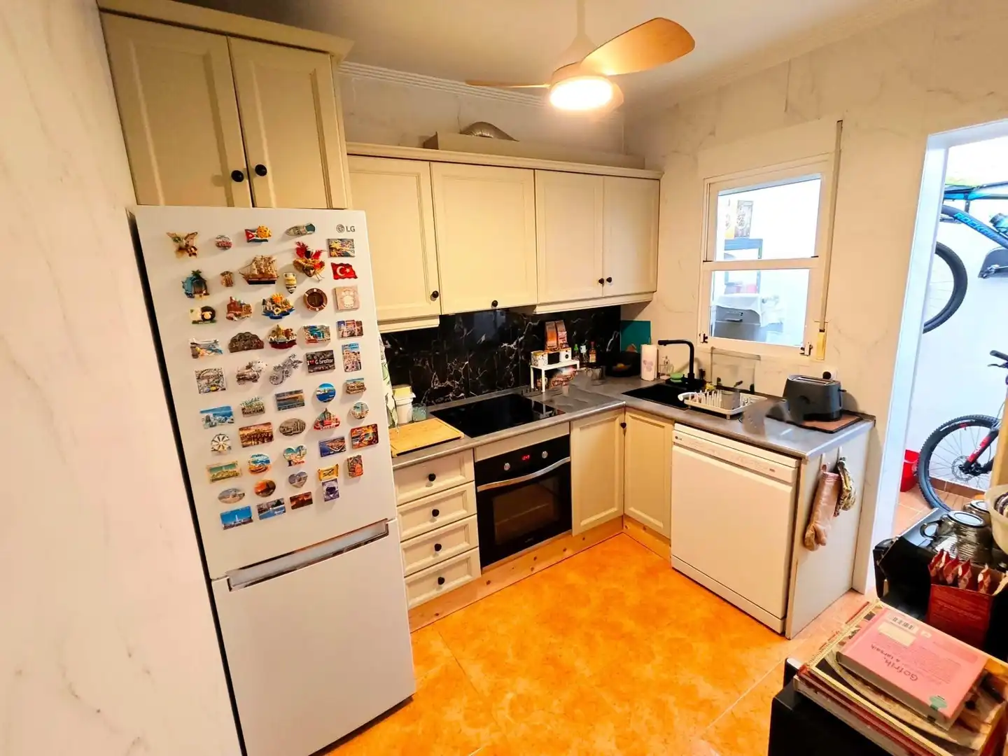 Cocina de Casa o chalet en venta en Torrevieja con Aire acondicionado, Calefacción y Terraza