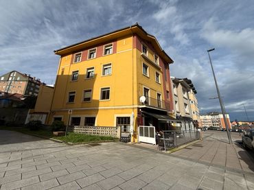 Mixed residential for sale in Calle Santa Apolonia