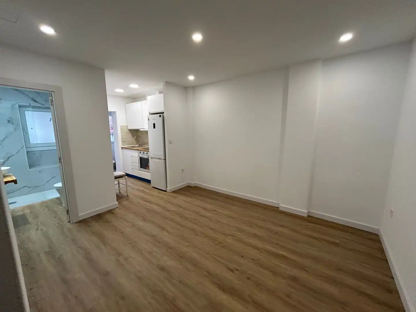 Piso de alquiler en  Zaragoza Capital con Calefacción, Horno y Lavadora