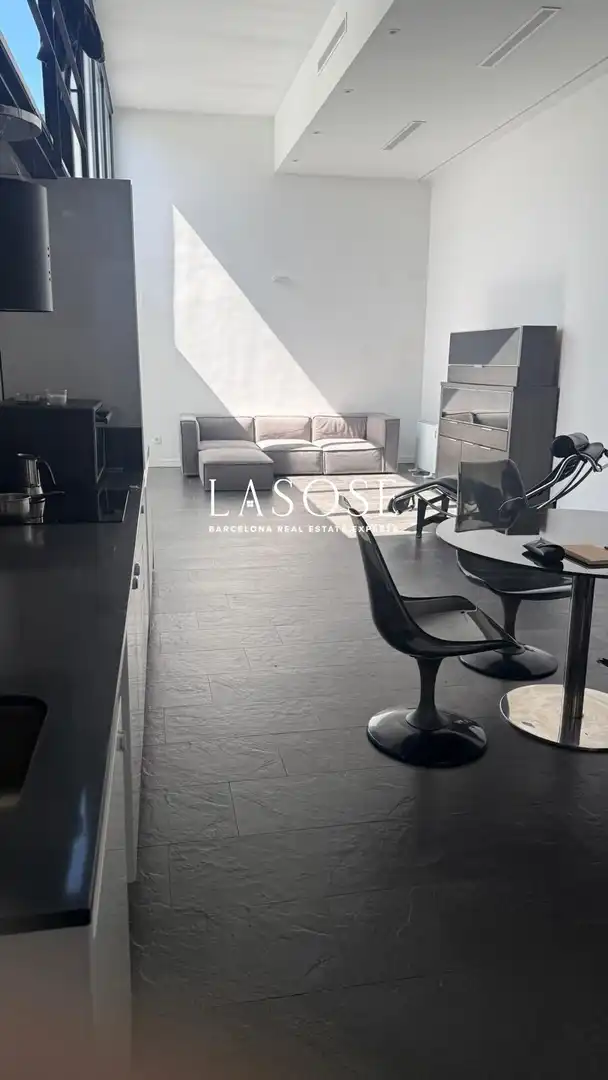 Sala d'estar de Casa o xalet en venda en Barcelona amb Aire condicionat, Calefacció i Terrassa