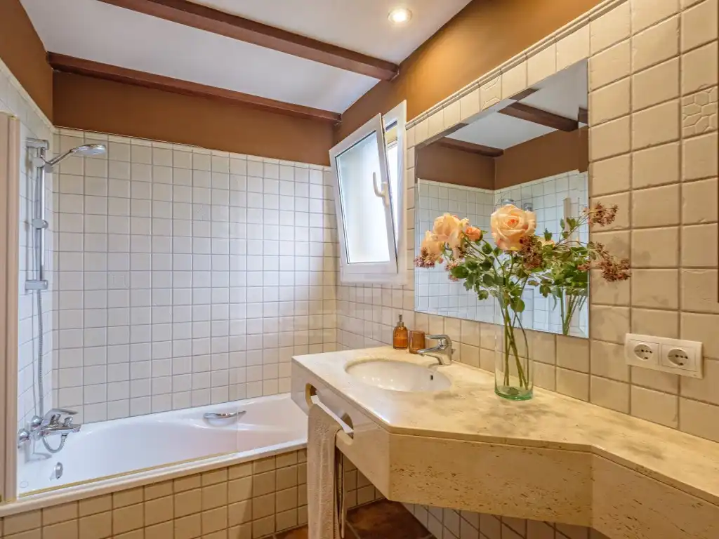 Bathroom of Houses for sale in Palafrugell