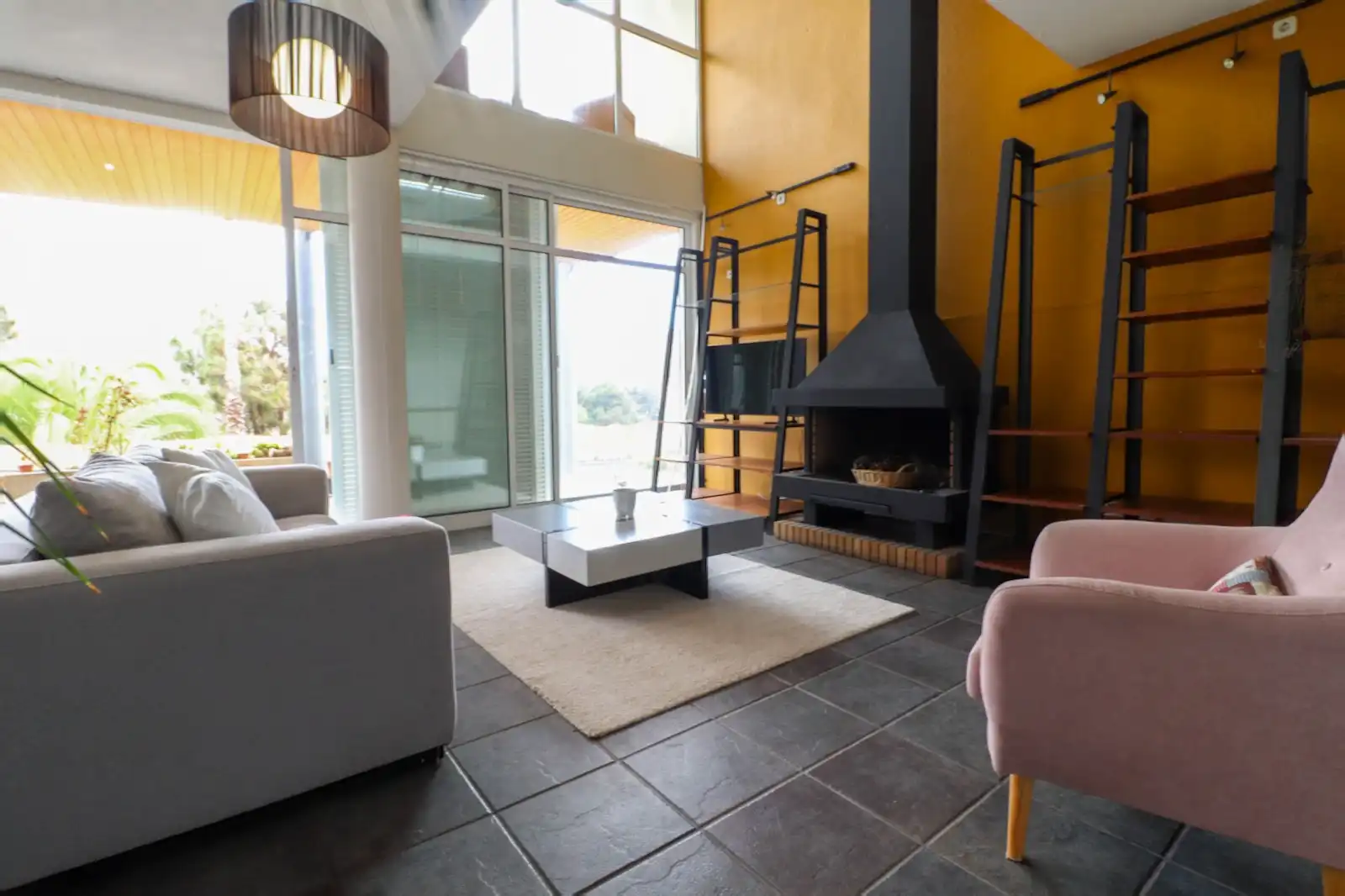 Sala d'estar de Casa o xalet en venda en Las Palmas de Gran Canaria amb Jardí privat, Terrassa i Traster