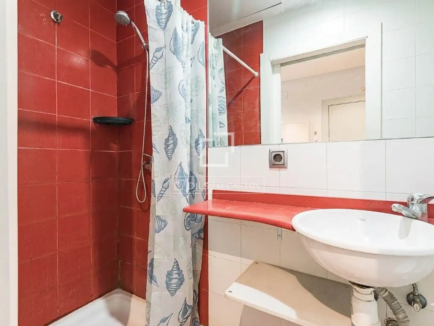 Baño de Piso en venta en Barcelona con Amueblado y Balcón
