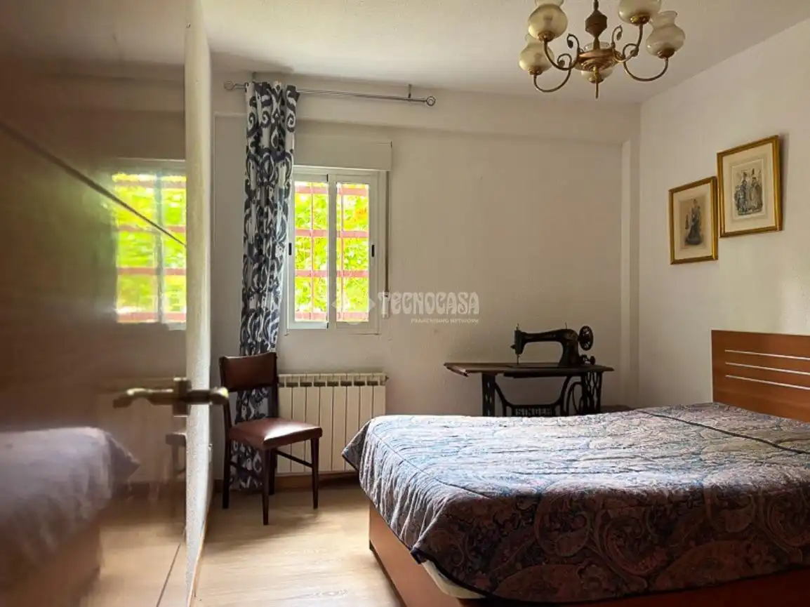 Habitación de Piso en venta en Madrid con Calefacción, Terraza y Balcón
