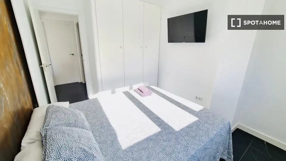 Bedroom of Flat for rent in Madrid  with Air Conditioner, Heating and Furnished