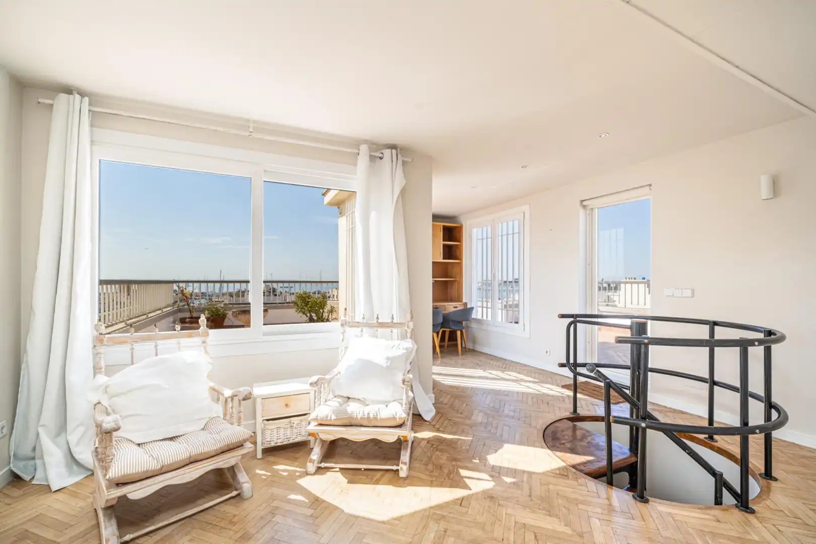 Sala d'estar de Àtic de lloguer en  Palma de Mallorca amb Aire condicionat, Calefacció i Terrassa
