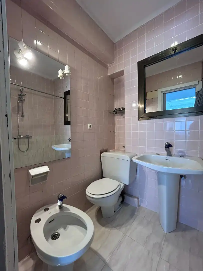 Badezimmer von Wohnung zum Verkauf in Laredo mit Heizung, Terrasse und Möbliert