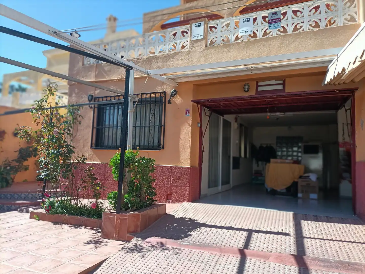 Vista exterior de Casa o chalet en venta en La Nucia con Aire acondicionado, Jardín privado y Terraza