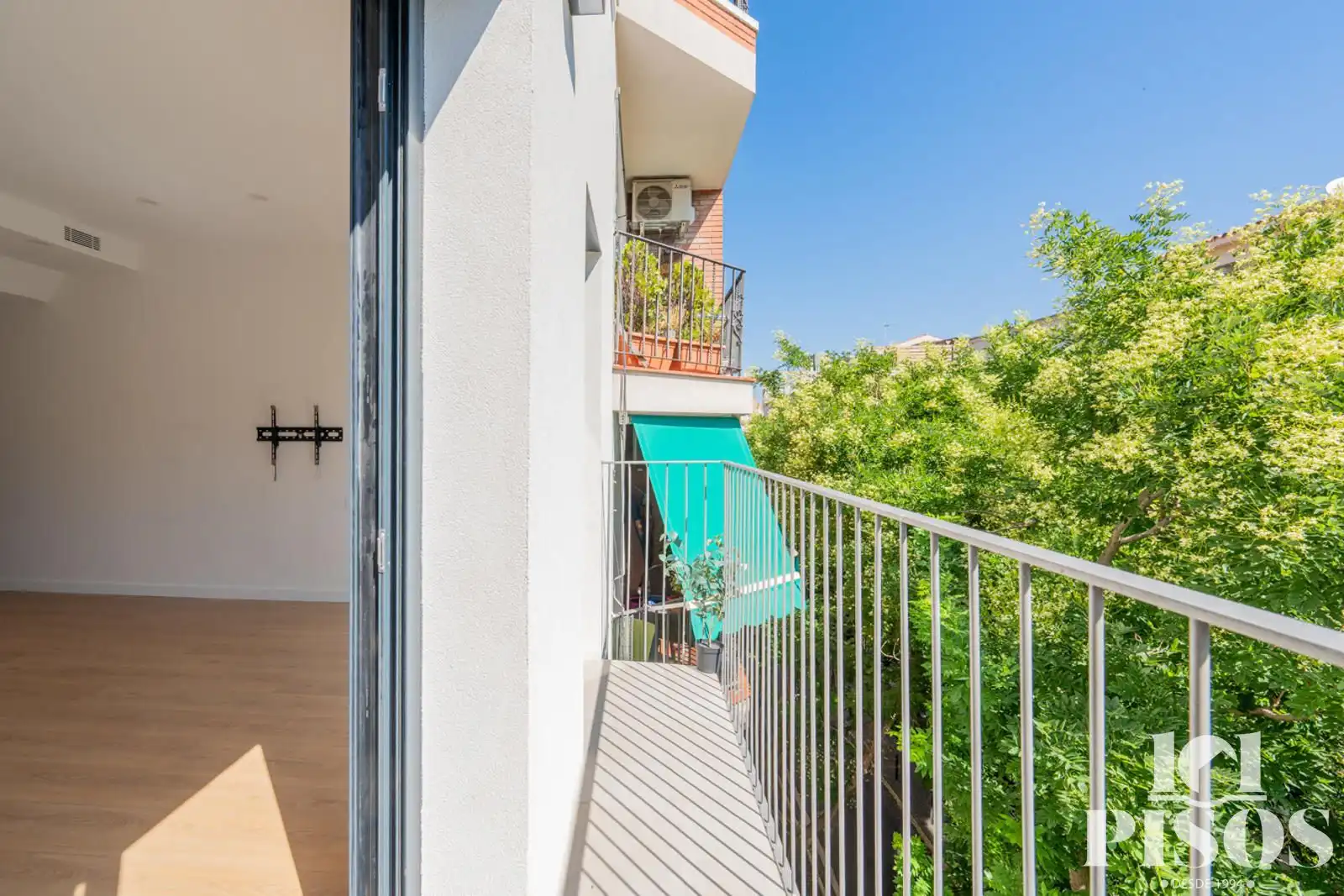 Balcony of Attic for sale in Sant Cugat del Vallès  with Air Conditioner, Heating and Parquet flooring