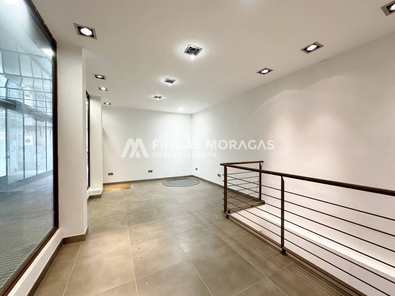 Premises for sale in Sant Cugat del Vallès  with Air Conditioner