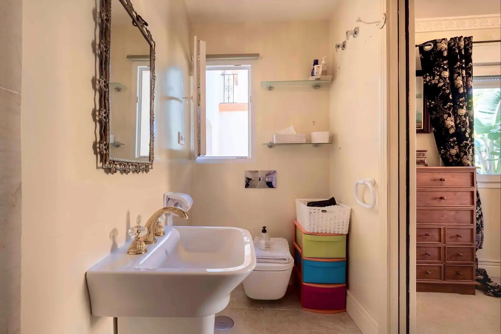 Badezimmer von Maisonette zum Verkauf in Estepona mit Klimaanlage und Gemeinschaftspool