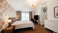 Dormitori de Àtic en venda en Benahavís amb Aire condicionat, Terrassa i Piscina