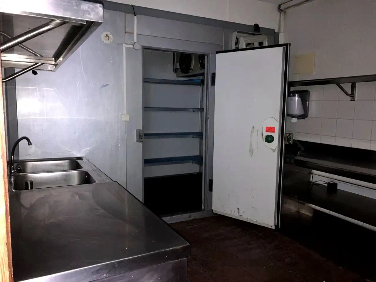 Cocina de Local en venta en Las Rozas de Madrid