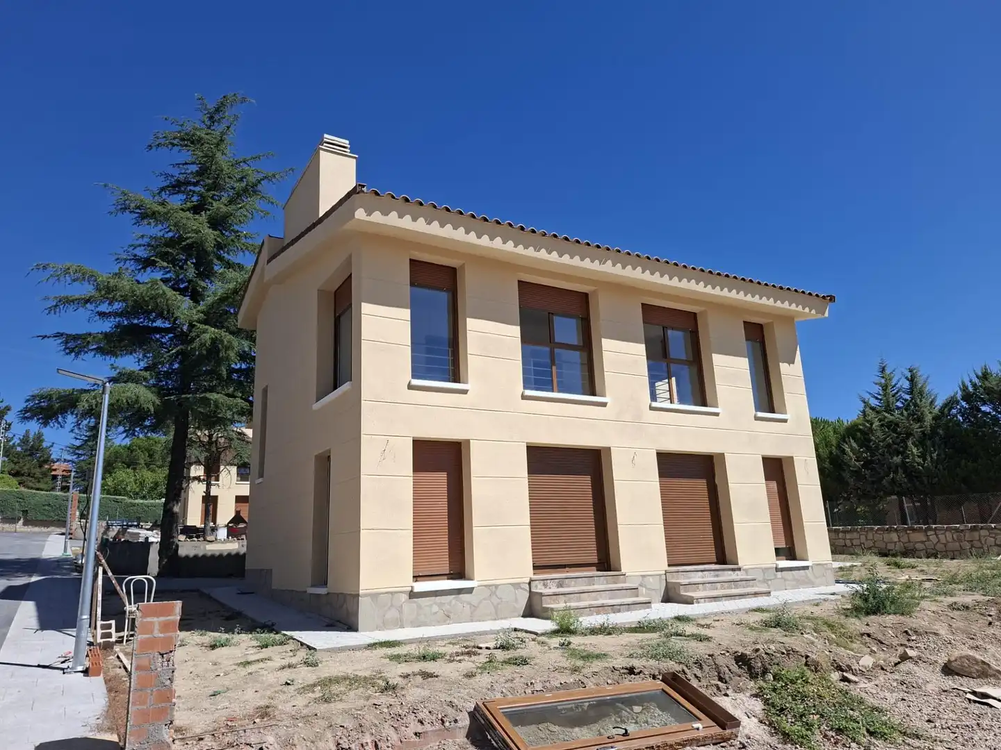 Exterior view of Houses for sale in Lozoyuela-Navas-Sieteiglesias