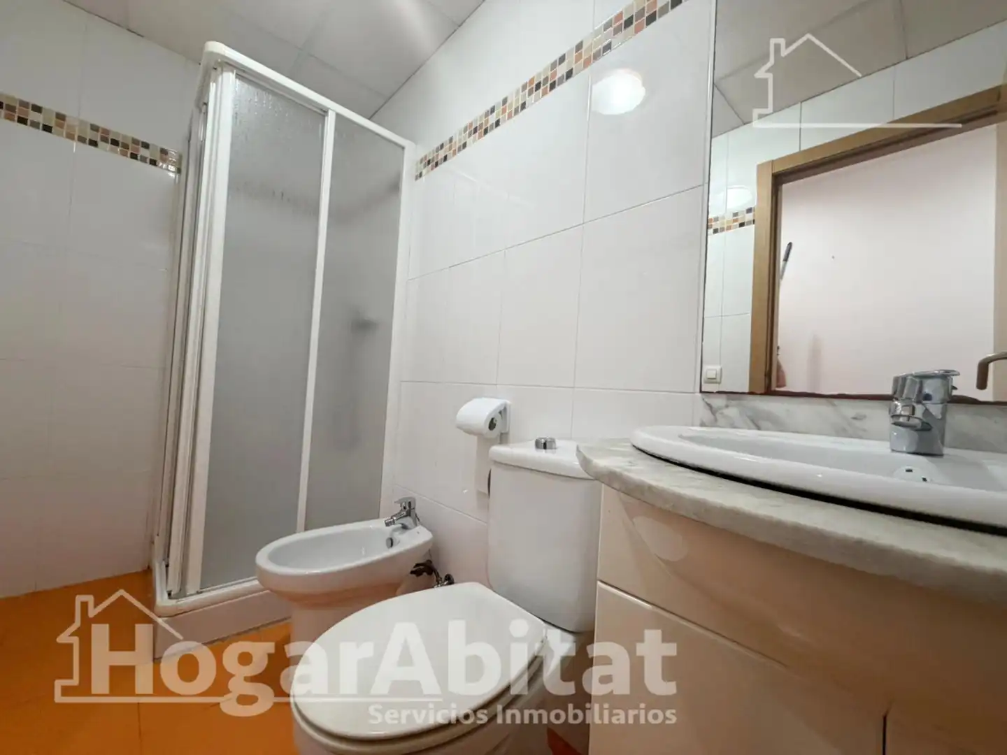 Baño de Piso en venta en Benaguasil con Aire acondicionado, Calefacción y Terraza