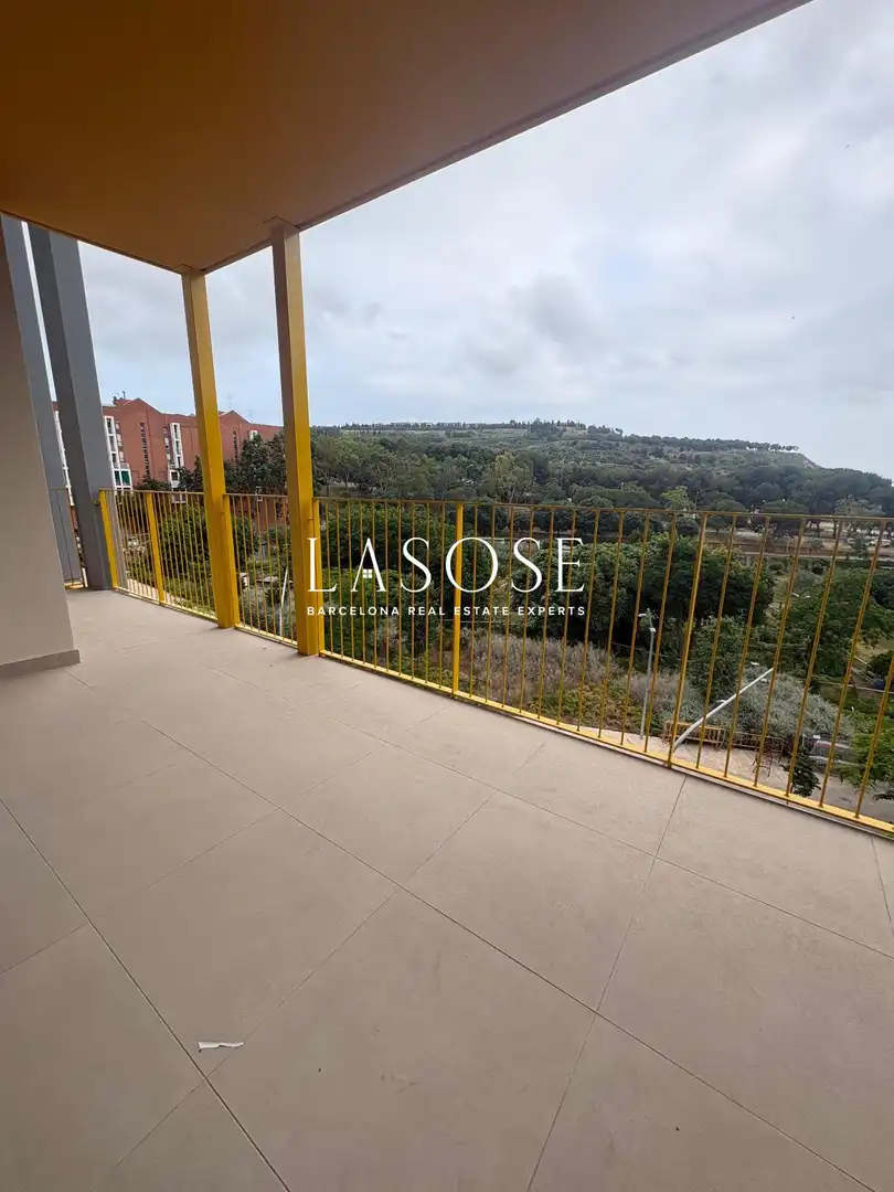 Terraza de Piso de alquiler en Barcelona con Terraza y Piscina comunitaria