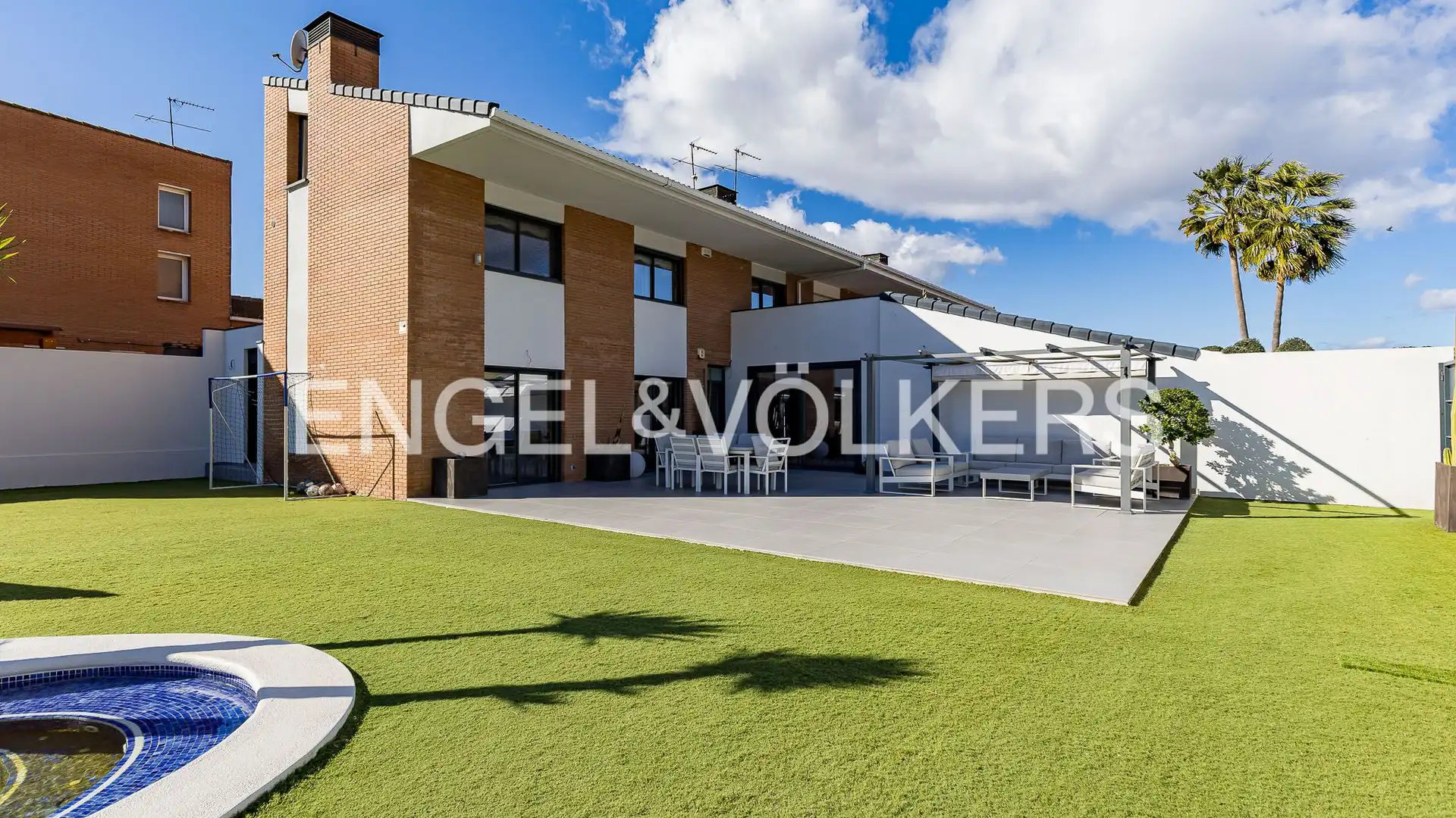 Vista exterior de Casa adosada en venta en Els Pallaresos con Calefacción, Jardín privado y Terraza